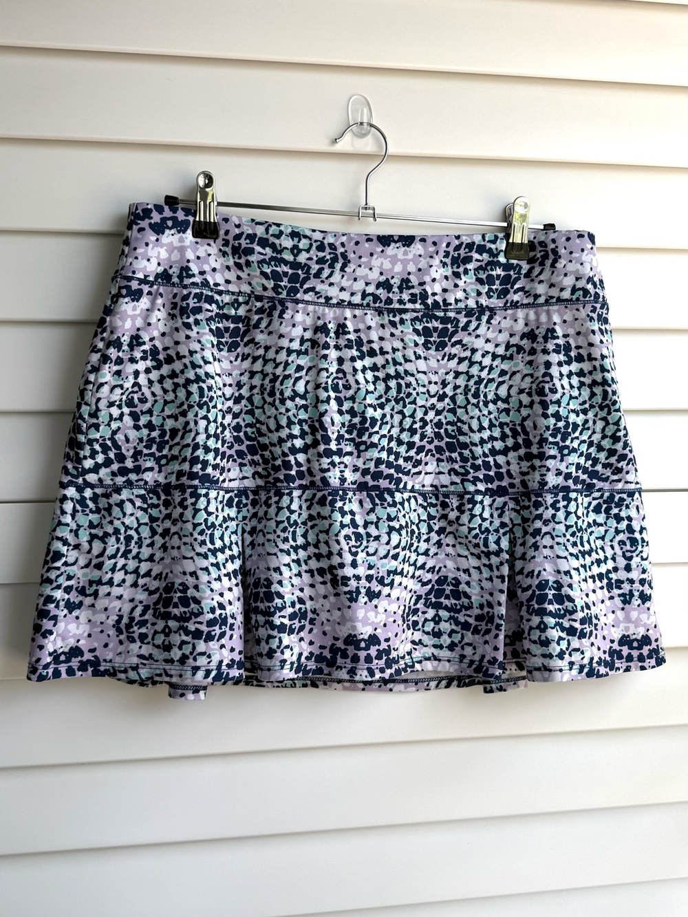 Reel Legends Lavender and Navy Printed Tiered Skort | Size Large